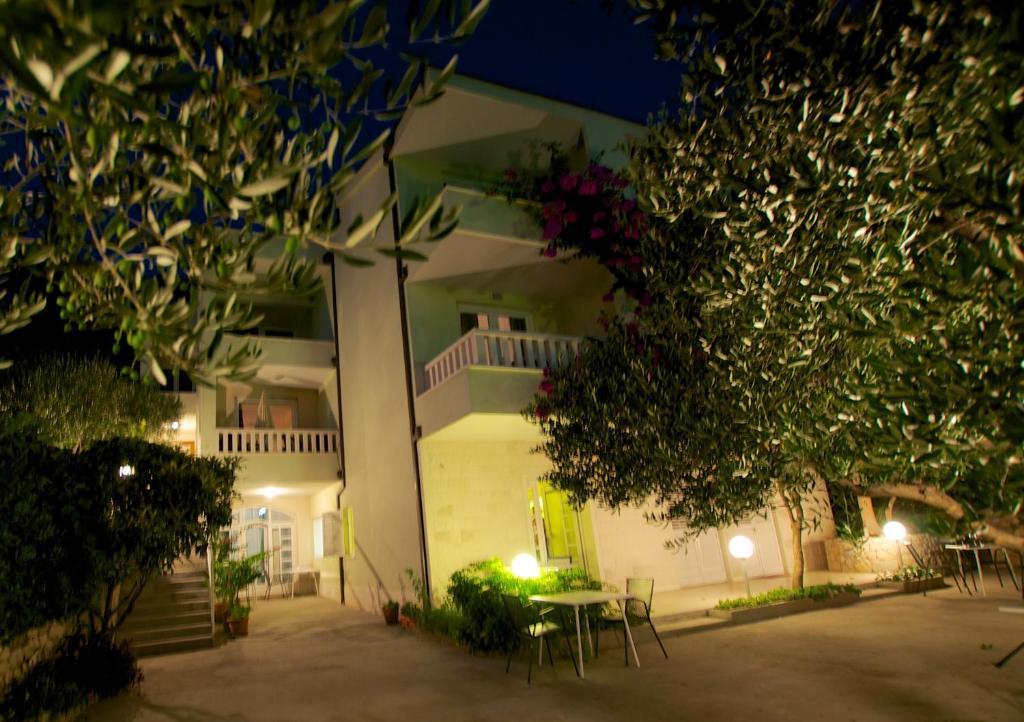 Apartments Villa Cizmic Baska Voda Ngoại thất bức ảnh