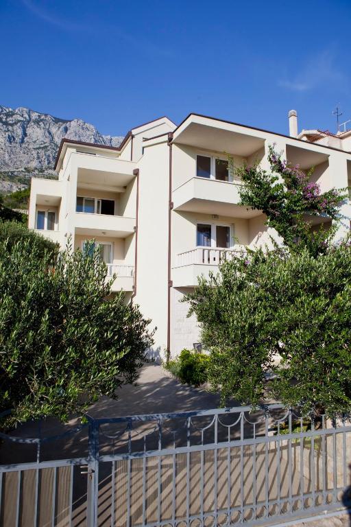 Apartments Villa Cizmic Baska Voda Ngoại thất bức ảnh